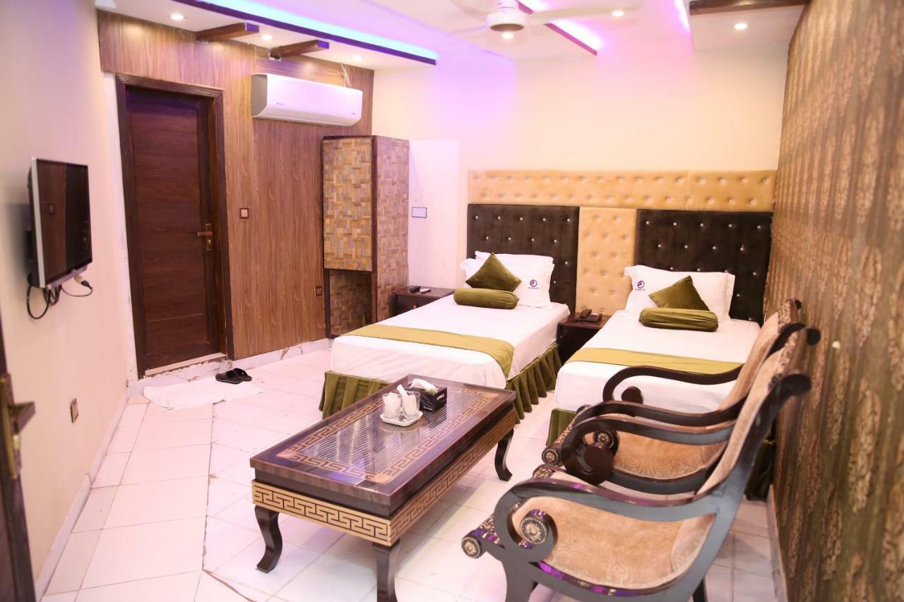 Premier Inn Gulberg Lahore Eksteriør bilde